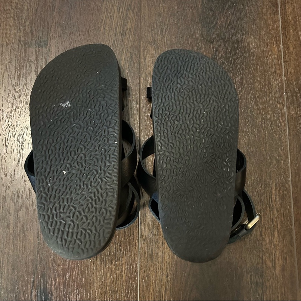 Elegant Black Ankle Strap Sandals - Picture 4 of 7